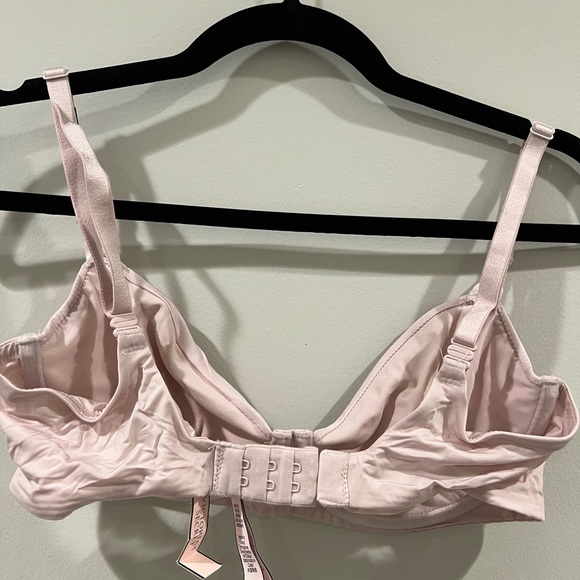 Victoria’s Secret Wicked Unlined - Picture 2 of 3